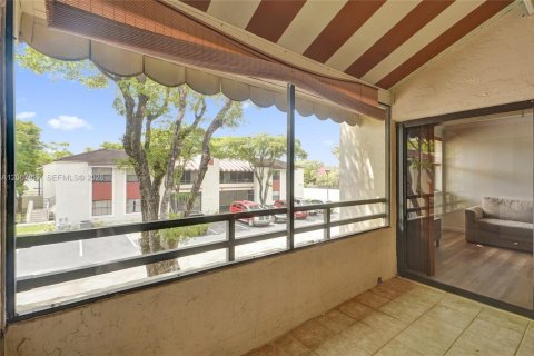 Купить кондоминиум в Майами, Флорида 2 спальни, 90.86м2, № 2085539 - фото 23