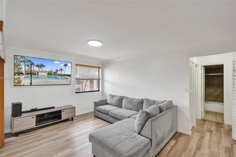 Купить кондоминиум в Майами, Флорида 2 спальни, 90.86м2, № 2085539 - фото 12