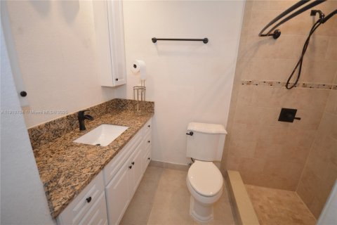 House in Davie, Florida 4 bedrooms, 135.45 sq.m. № 1965920 - photo 14