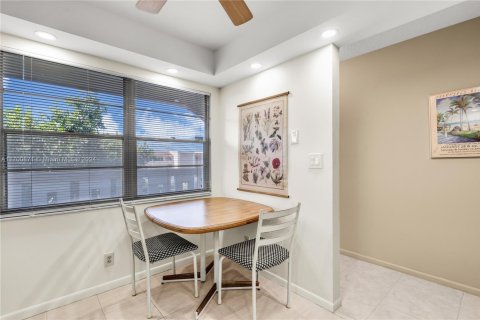 Condo in Coconut Creek, Florida, 2 bedrooms  № 1693294 - photo 8
