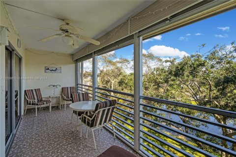 Condo in Coconut Creek, Florida, 2 bedrooms  № 1693294 - photo 13