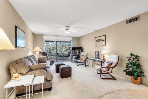 Condo in Coconut Creek, Florida, 2 bedrooms  № 1693294 - photo 3