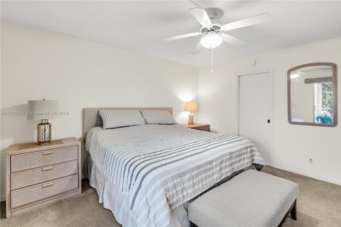 Condo in Coconut Creek, Florida, 2 bedrooms  № 1693294 - photo 16