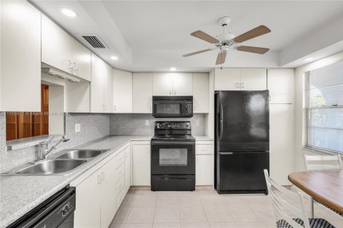 Condo in Coconut Creek, Florida, 2 bedrooms  № 1693294 - photo 6
