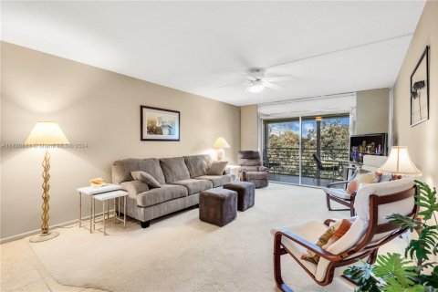 Condo in Coconut Creek, Florida, 2 bedrooms  № 1693294 - photo 2