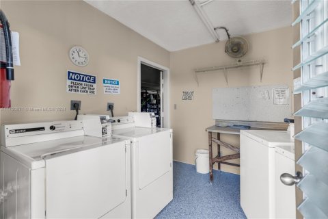 Condo in Coconut Creek, Florida, 2 bedrooms  № 1693294 - photo 29