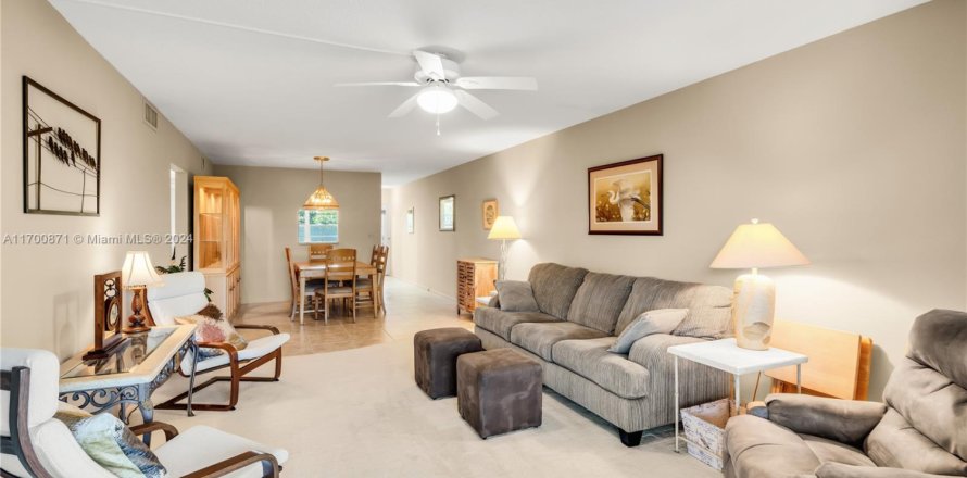 Condo in Coconut Creek, Florida, 2 bedrooms № 1693294