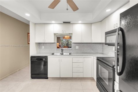 Condo in Coconut Creek, Florida, 2 bedrooms  № 1693294 - photo 7