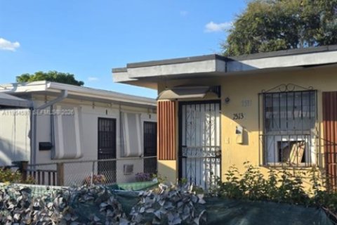 Commercial property in Miami, Florida 140.1 sq.m. № 2025964 - photo 8