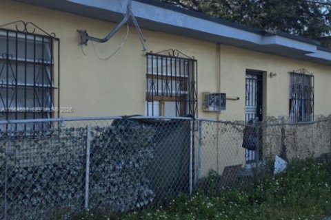 Commercial property in Miami, Florida 140.1 sq.m. № 2025964 - photo 4