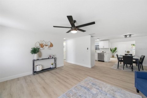 Casa en venta en Sarasota, Florida, 3 dormitorios, 135.08 m2 № 2111387 - foto 4