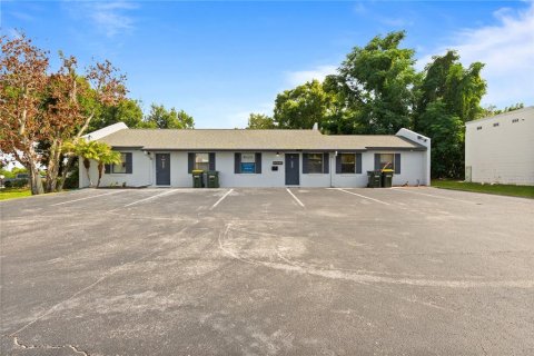Immobilier commercial à Clermont, Floride 418.06 m2 № 2105415