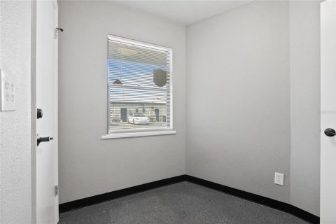 Immobilier commercial à louer à Clermont, Floride: 418.06 m2 № 2105415 - photo 10