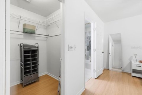 Condo in Orlando, Florida, 1 bedroom  № 2227839 - photo 19