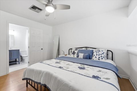 Condo in Orlando, Florida, 1 bedroom  № 2227839 - photo 17