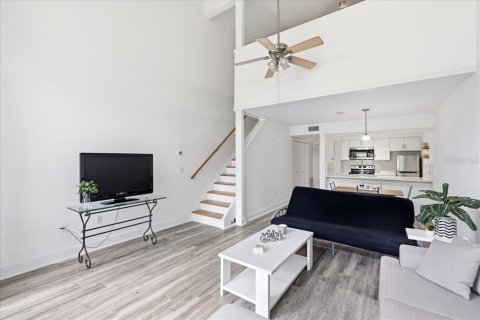 Condo in Orlando, Florida, 1 bedroom  № 2227839 - photo 14