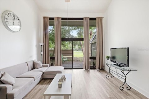 Condo in Orlando, Florida, 1 bedroom  № 2227839 - photo 11