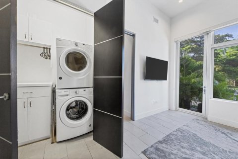 Снять в аренду таунхаус в Сарасота, Флорида 6 комнат, 179.67м2, № 1526141 - фото 7