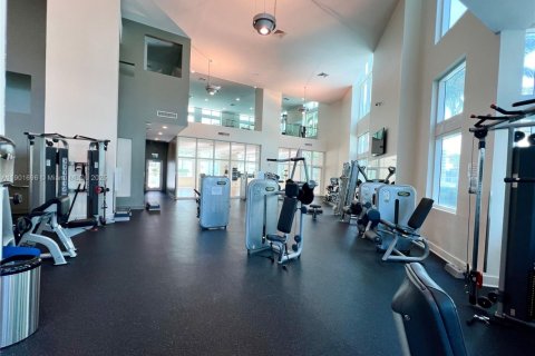 Condominio en alquiler en Miami, Florida, 1 dormitorio, 77.85 m2 № 1953567 - foto 18