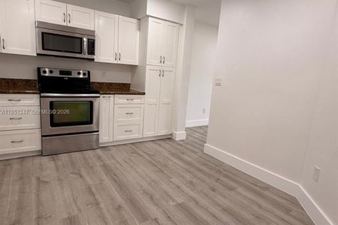 Touwnhouse à vendre à Tamarac, Floride: 3 chambres, 133.78 m2 № 2006114 - photo 11