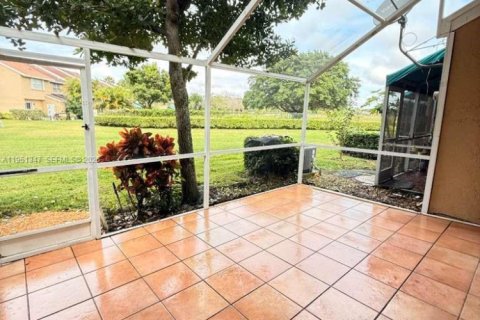 Touwnhouse à vendre à Tamarac, Floride: 3 chambres, 133.78 m2 № 2006114 - photo 16