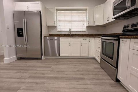 Touwnhouse à vendre à Tamarac, Floride: 3 chambres, 133.78 m2 № 2006114 - photo 12