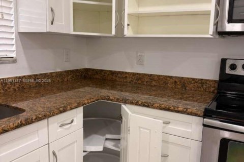 Touwnhouse à vendre à Tamarac, Floride: 3 chambres, 133.78 m2 № 2006114 - photo 8