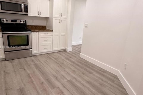 Touwnhouse à vendre à Tamarac, Floride: 3 chambres, 133.78 m2 № 2006114 - photo 7