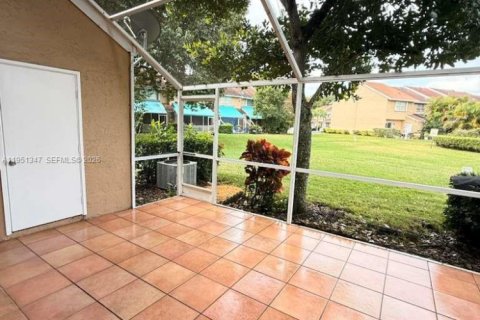 Touwnhouse à vendre à Tamarac, Floride: 3 chambres, 133.78 m2 № 2006114 - photo 17