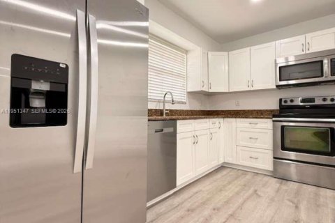 Touwnhouse à vendre à Tamarac, Floride: 3 chambres, 133.78 m2 № 2006114 - photo 6