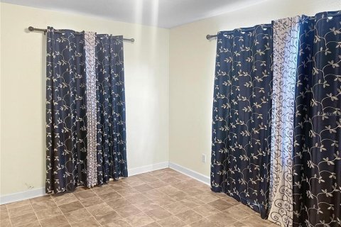 Villa ou maison à louer à Haines City, Floride: 4 chambres, 176.79 m2 № 2418709 - photo 9