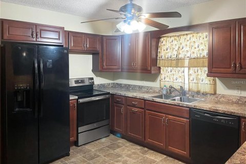Villa ou maison à louer à Haines City, Floride: 4 chambres, 176.79 m2 № 2418709 - photo 6