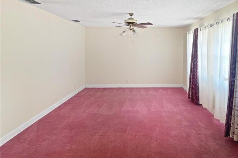 Villa ou maison à louer à Haines City, Floride: 4 chambres, 176.79 m2 № 2418709 - photo 3