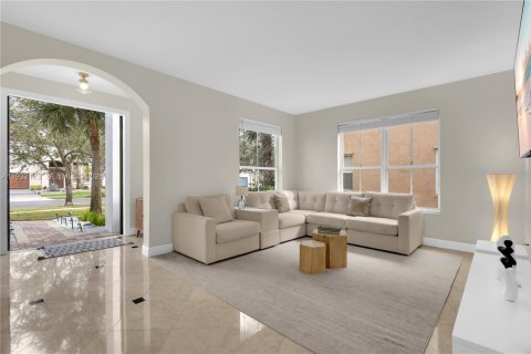 Casa en venta en Miramar, Florida, 4 dormitorios, 210.05 m2 № 1995195 - foto 6