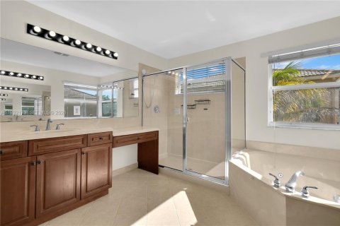 Casa en venta en Miramar, Florida, 4 dormitorios, 210.05 m2 № 1995195 - foto 14