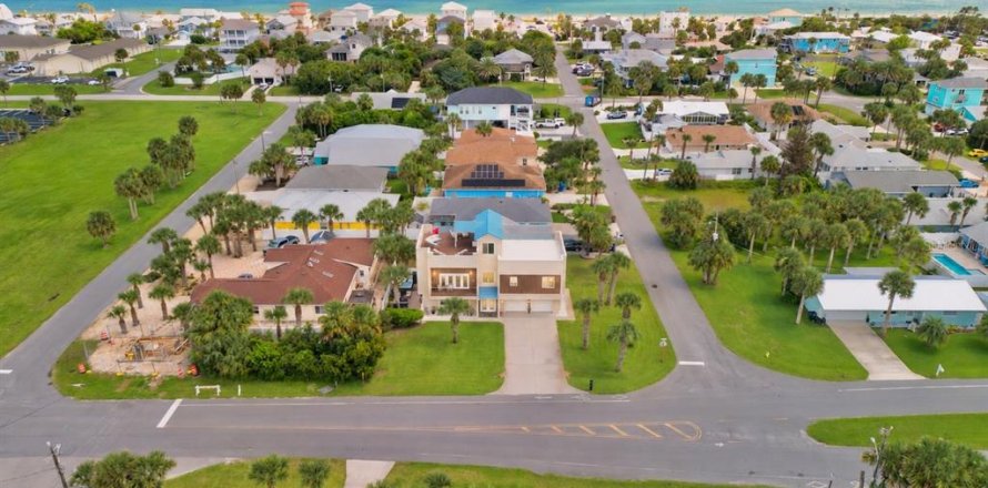 House in Flagler Beach, Florida 3 bedrooms, 245.08 sq.m. № 2358651