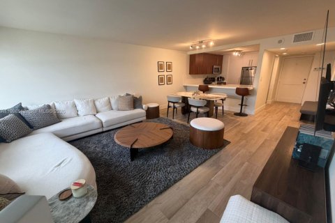 Condominio en Miami, Florida, 1 dormitorio  № 2060873
