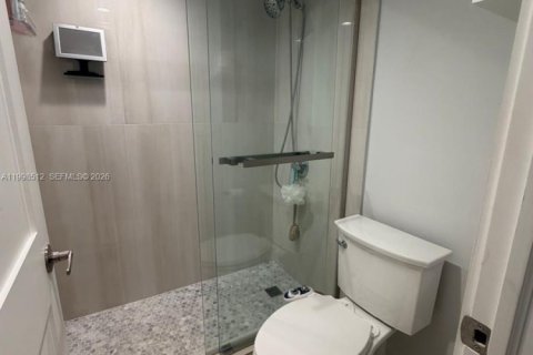 Condominio en alquiler en Miami, Florida, 1 dormitorio, 93.37 m2 № 2060873 - foto 10