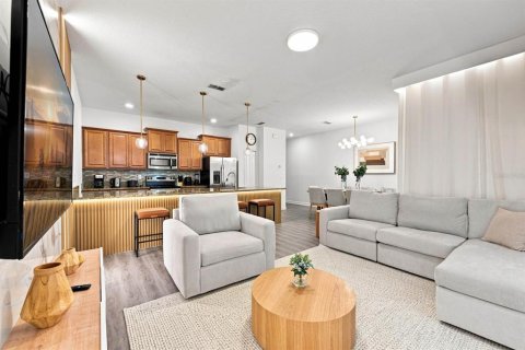 Touwnhouse à vendre à Kissimmee, Floride: 4 chambres, 177.81 m2 № 2290531 - photo 10