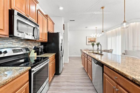 Touwnhouse à vendre à Kissimmee, Floride: 4 chambres, 177.81 m2 № 2290531 - photo 15