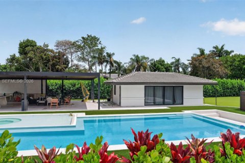 House in Plantation, Florida 6 bedrooms, 601.26 sq.m. № 2186089 - photo 8