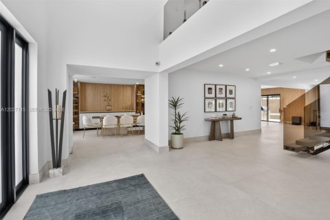 House in Plantation, Florida 6 bedrooms, 601.26 sq.m. № 2186089 - photo 11