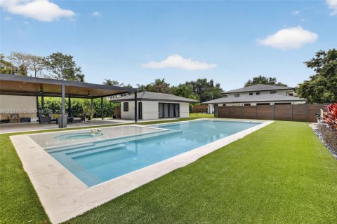 House in Plantation, Florida 6 bedrooms, 601.26 sq.m. № 2186089 - photo 9