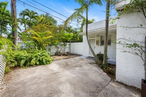 Commercial property in Miami, Florida 270.72 sq.m. № 1763130 - photo 4