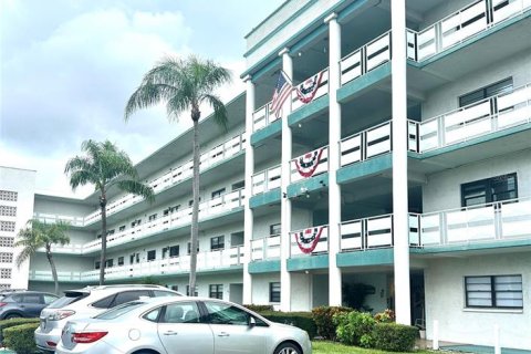 Condominio en venta en Saint Petersburg, Florida, 1 dormitorio, 78.04 m2 № 1816837 - foto 25