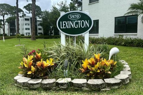 Condominio en venta en Saint Petersburg, Florida, 1 dormitorio, 78.04 m2 № 1816837 - foto 1
