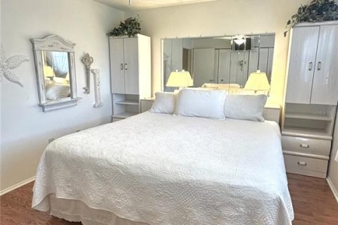 Condominio en venta en Saint Petersburg, Florida, 1 dormitorio, 78.04 m2 № 1816837 - foto 16