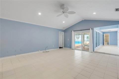 House in Daytona Beach, Florida 3 bedrooms, 189.52 sq.m. № 2210889 - photo 15