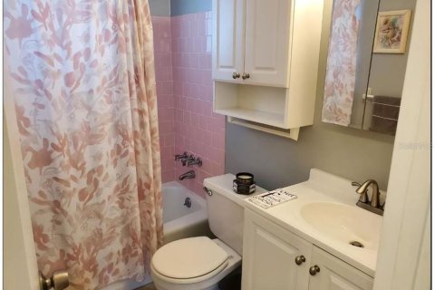 Condo in Bradenton, Florida, 2 bedrooms  № 1902337 - photo 10
