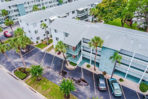 Condo in Bradenton, Florida, 2 bedrooms  № 1902337 - photo 1